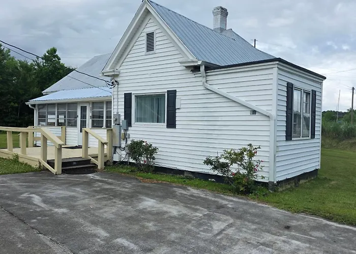 3 Bdrm Country Farmhouse With Free Boat Ramp Access